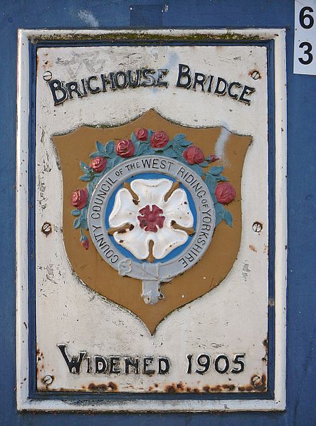 File:Brighouse Bridge 2 (4117489422).jpg