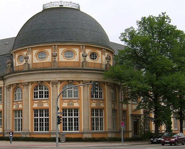 File:Bucerius Law School Rotunda.jpg