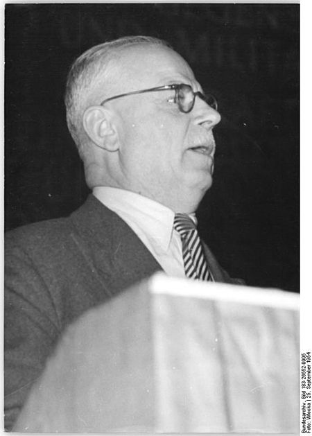 Bundesarchiv Bild 183-26552-0005, Weimar, 7. CDU-Parteitag.jpg