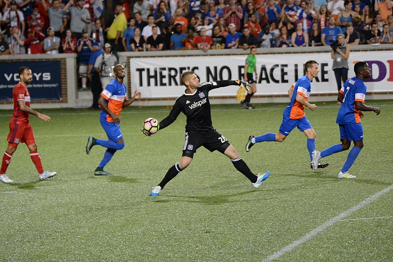 File:CINvCHI 2017-06-28 - Matt Lampson throw (39390682570).jpg