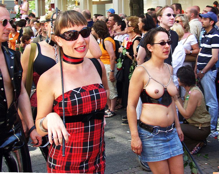 File:CSD 2006 Cologne BDSM 09.jpg