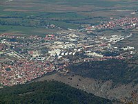 Das Feldlager Prizren aufgenommen vom Gipfel des Cviljen, Oktober 2001.