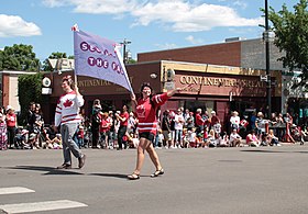 Strathcona Edmonton Alberta 2011.jpg'de Kanada Günü geçit töreni