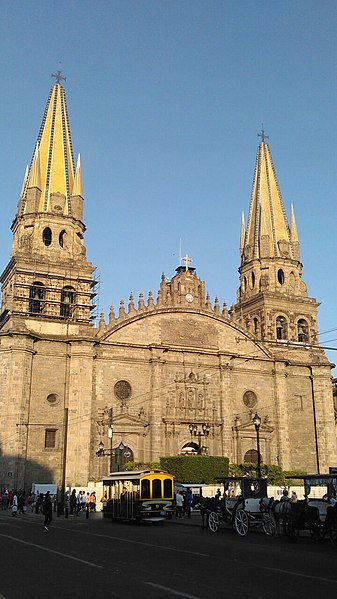 File:Catedral de Guadalajara por la Tarde.jpg