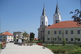 Центр Чазми і церква Марії Магдалини