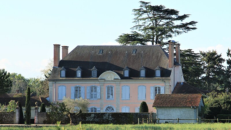 File:Château de Bazet (Hautes-Pyrénées) 1.jpg