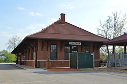 Chatham, Rel Kereta Selatan Depot.jpg