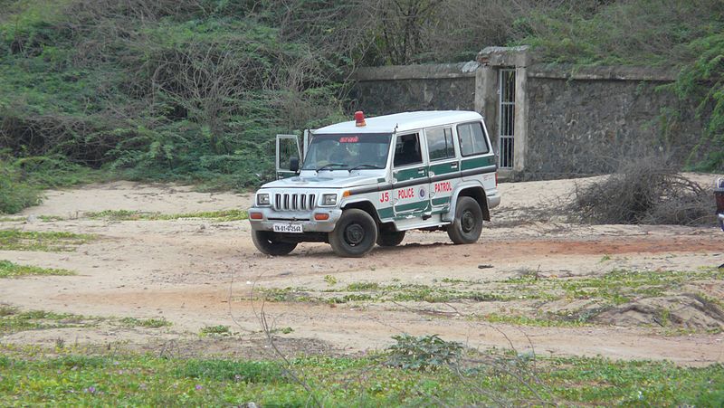 File:Chennai Police at Besant Nagar beach (3611692732).jpg