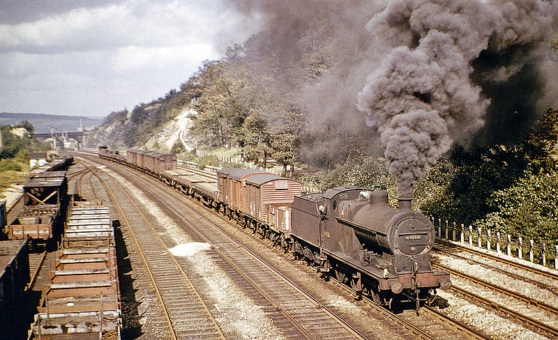 File:Chesterfield (Midland) 6 Station geograph-2190941.jpg