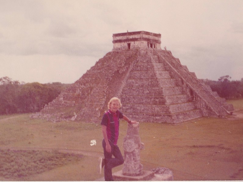 File:Chichen Itza 1973 - Castillo from Guerreros.jpg