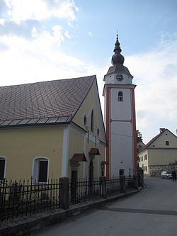 Kostel sv. Jiří ve vsi Stari trg pri Ložu