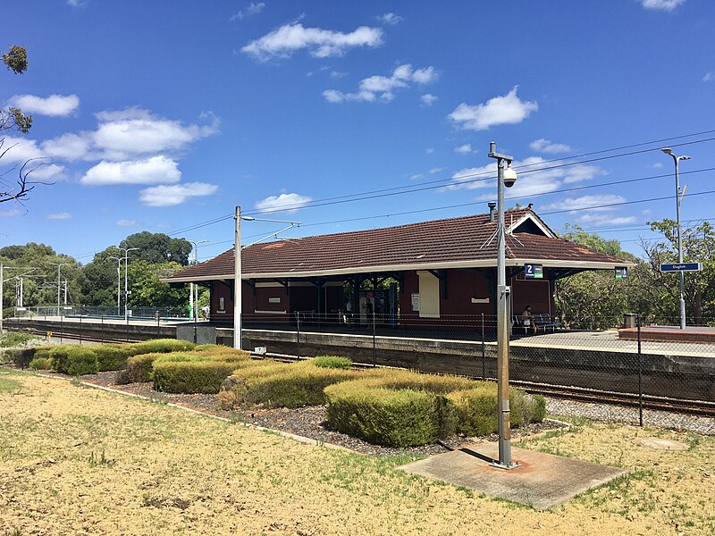 File:Daglish Station, Western Australia, January 2022 07.jpg