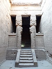 Dendera Wabet 11.jpg