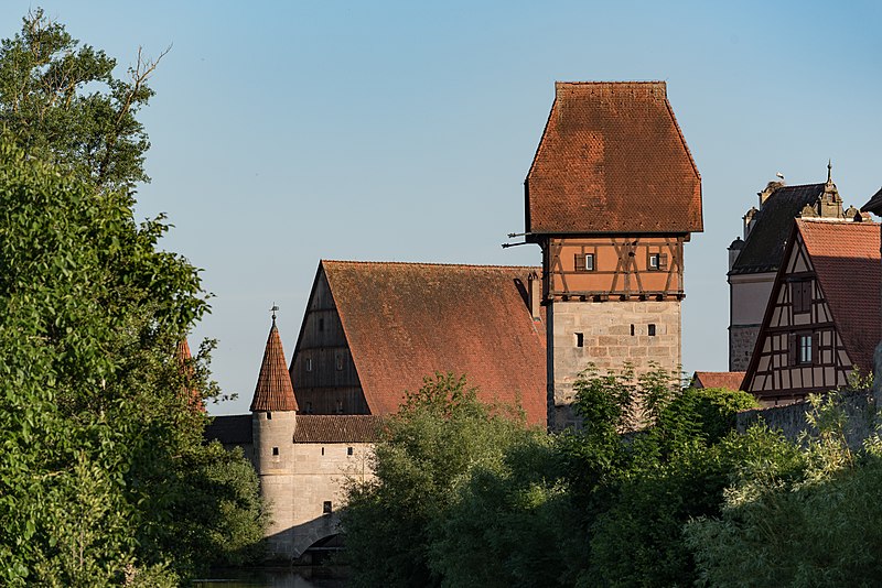 File:Dinkelsbühl, Stadtbefestigung, Stadtmühle, Bäuerlinsturm 20170614 003.jpg