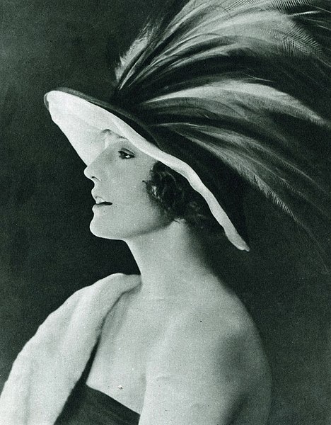 File:Doris May by Edwin Bower Hesser - Picture-Play Magazine, June 1922.jpg