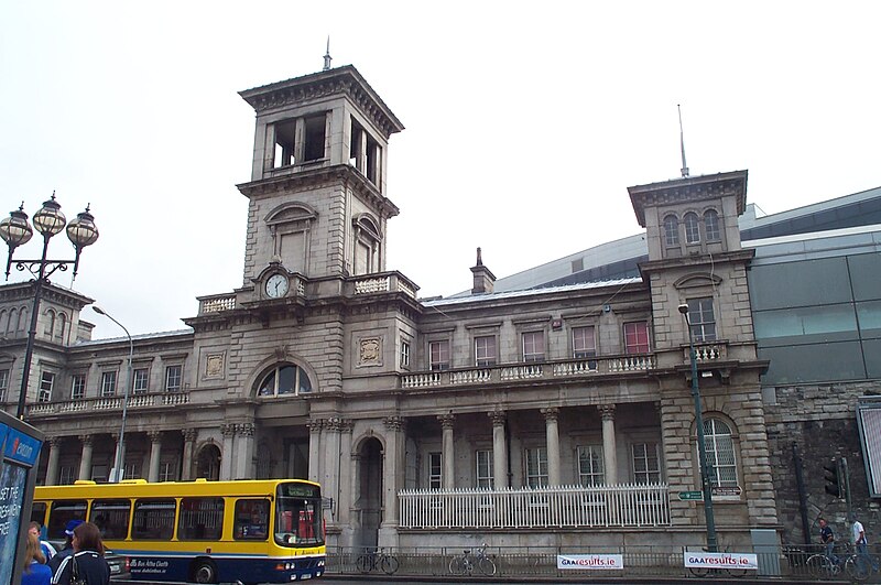 File:Dublin Connolly railway station 2006.jpg