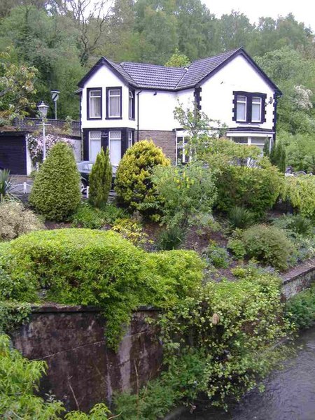 File:Duffryn House, Bargoed - geograph.org.uk - 429717.jpg