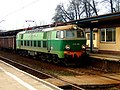 Polski: Lokomotywa ET22-886 na stacji w Tarnowskich Górach, Polska. English: ET22-886 locomotive on Tarnowskie Góry train station, Poland.