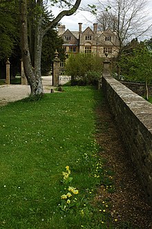 Edgeworth Manor - geograph.org.inggris - 794585.jpg