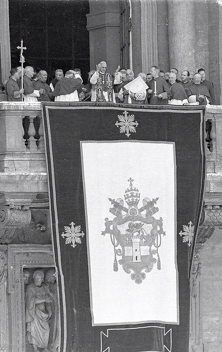 Pope Paul VI appears on the central loggia after his election on 21 June 1963