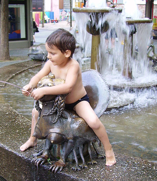 File:Elwetritschen-Brunnen in Neustadt 06.jpg