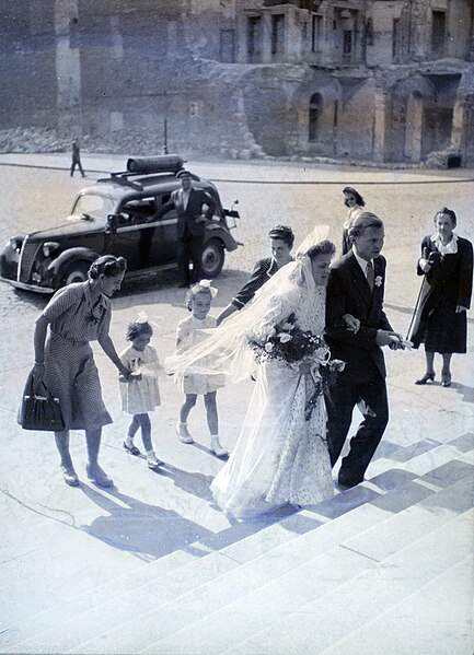 File:Esküvői fotó, 1948 Budapest. Fortepan 105305.jpg