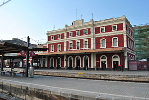 Estació de tren de Badalona.JPG