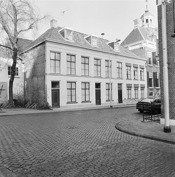 File:Exterieur VOORGEVELS - Sneek - 20310384 - RCE.jpg