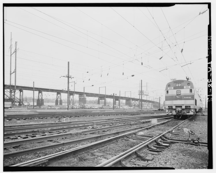 File:FROM 30th STREET COACH YARDS, LOOKING WEST, ABUTS PA-38-14. - Pennsylvania Railroad, West Philadelphia Elevated, Parallel to Schuylkill River, north of Arsenal Bridge, HAER PA,51-PHILA,696-15.tif