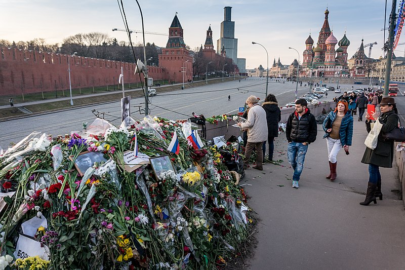 File:Flowers for Nemtsov - panoramio (3).jpg