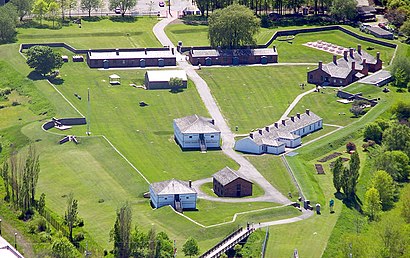 How to get to Fort York with public transit - About the place