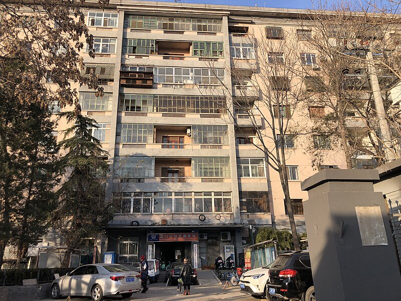 In one of the old communist high rises in Beijing, it is said that the ghost on the eighth floor is still haunting the Fusuijing Building after being wrongly accused. 