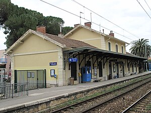 Gare de Menton-Garavan.jpg