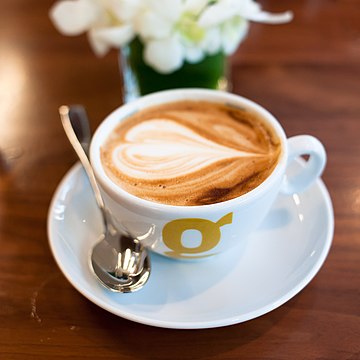 Giovane, 8oz Latte (5910298826).jpg