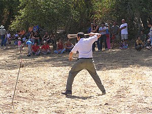 Competición de tiro con honda en Charilla,aldea de Alcalá la Real,Jaén,España.