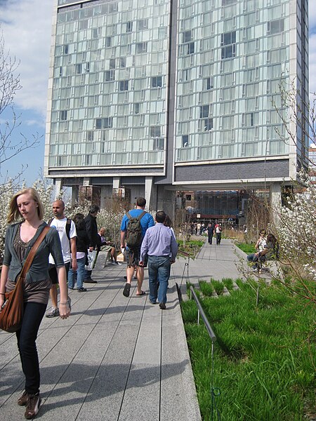 File:Highline, NYC (4546172756).jpg