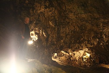 Le découvreur de la grotte, Reiner Blumentritt, sur les lieux