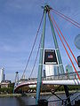 Deutsch: Holbeinsteg, Fußgängerbrücke zum Museumsufer English: Holbeinsteg, a pedestrian and cycling bridge across the Main