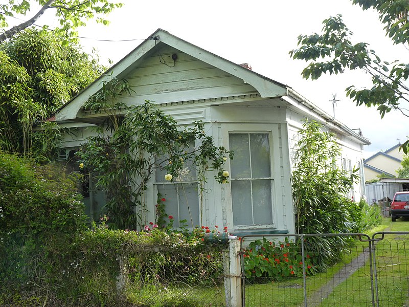 File:House at Ranfurly Street, Palmerston North 01.JPG