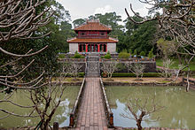 Tập_tin:Hue_Vietnam_Tomb-of-Emperor-Minh-Mang-01.jpg