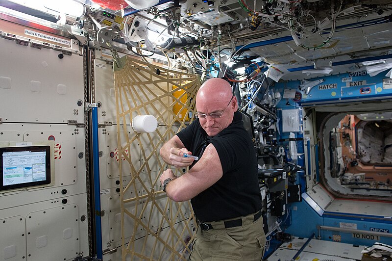 File:ISS-45 Scott Kelly flu shot in the Destiny lab.jpg