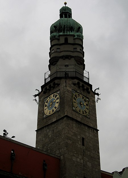 برج المدينة في البلدة القديمة.