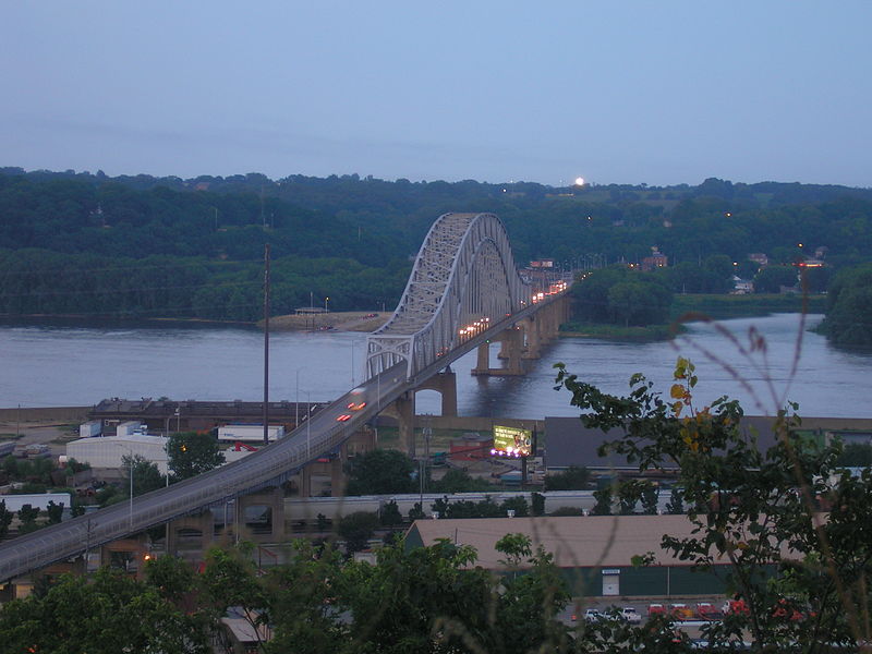 File:Julien Dubuque Bridge at night.jpg