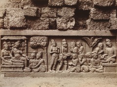 KITLV 103710 - Kassian Céphas - Bas-relief at Borobudur near Magelang - 1890-1891.tif