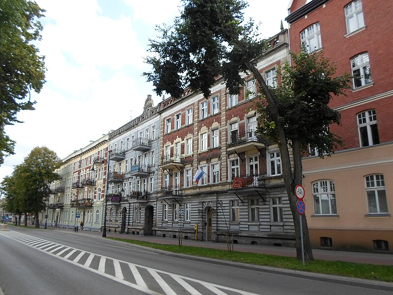 File:Kamienice przy ul. Mickiewicza w Ełku.JPG
