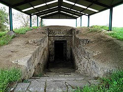 Входът на гробницата