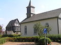 Kirche und alte Schule Hausen-Arnsbach.jpg