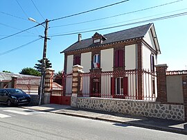 Das Rathaus in Léthuin