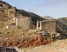 Rovine di antichi mulini sulla Sella di Ampelos (891 m)