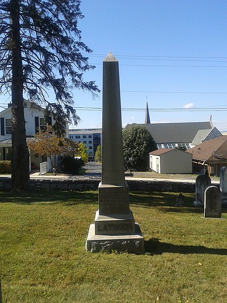 File:Latimer grave, Woodbine Cemetery.jpg